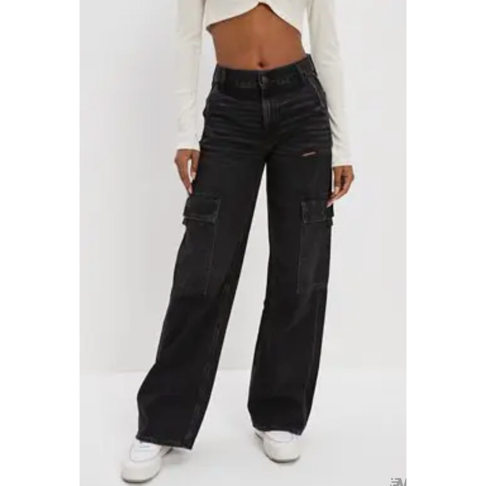 American Eagle Super High Rise Baggy Wide Leg Jeans Black. Size 16 33